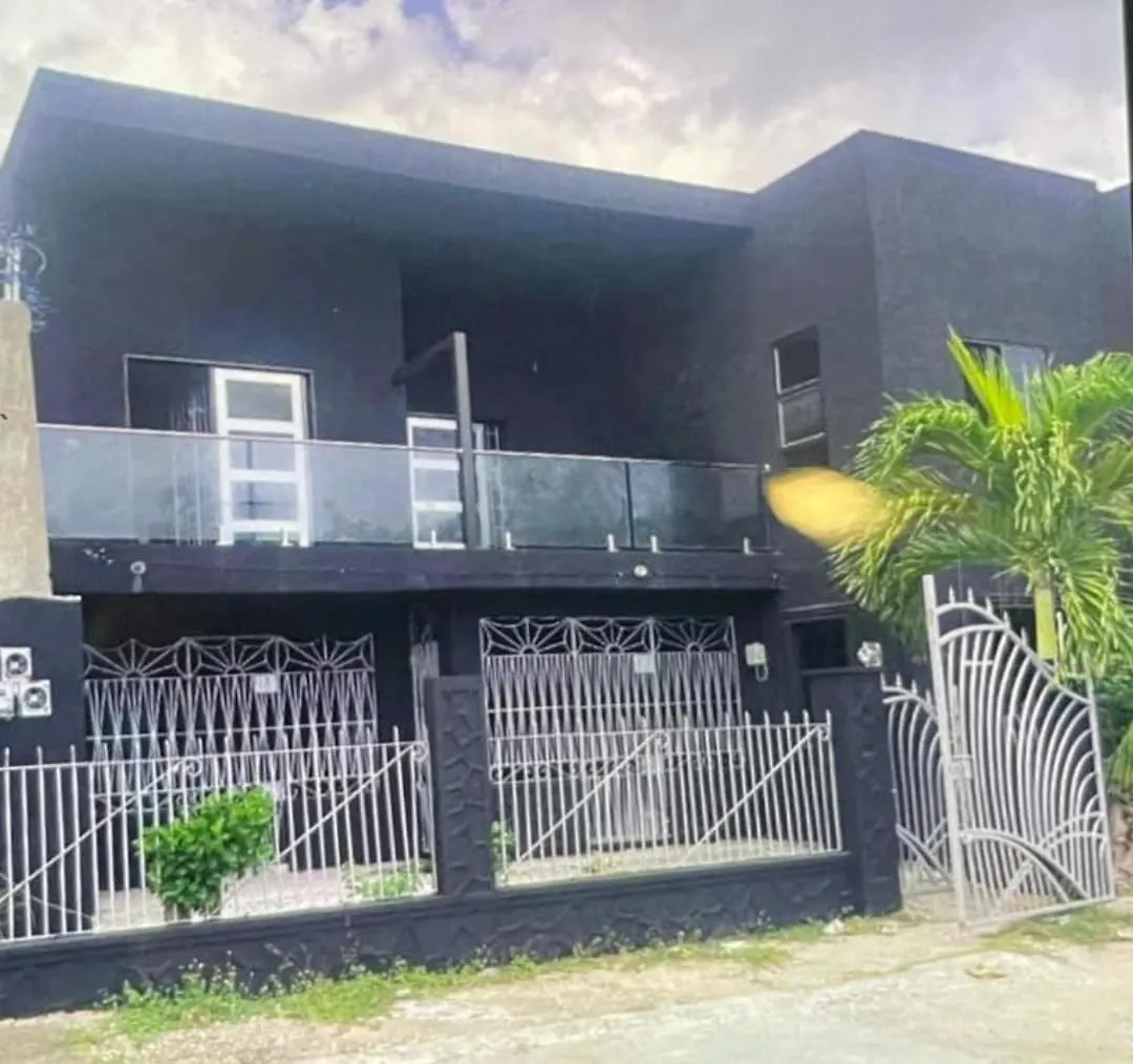 Carla'S Elite Cassa Lägenhet Spanish Town Jamaica